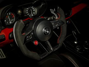 Alfa Romeo Giulia Custom Steering Wheel - Carbon Fiber - F1 Style - QV Models